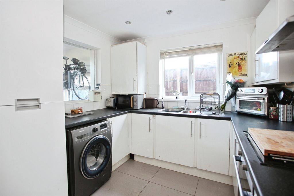 Property photo 3 of 13