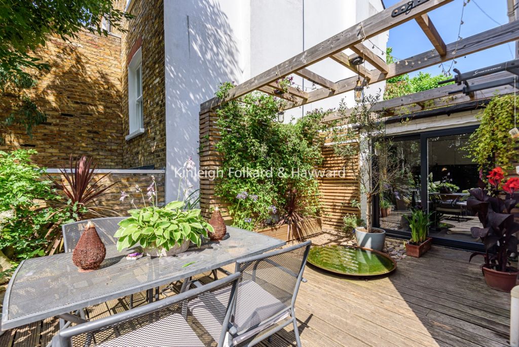 Property photo 2 of 14 Ca2d1069-0813-4831-8