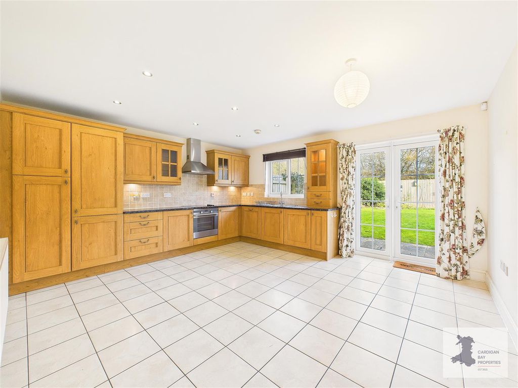 Property photo 2 of 25 Kitchen/Diner