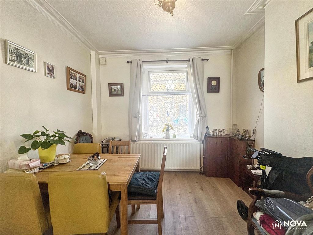 Property photo 3 of 17 Img_2068.Jpg