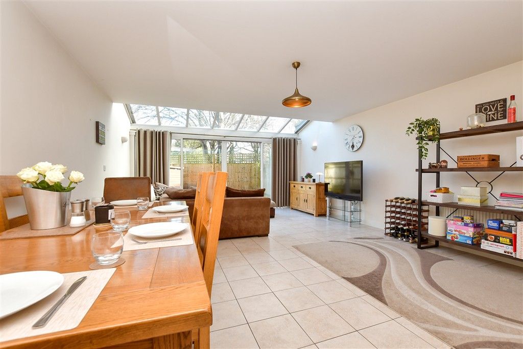 Property photo 2 of 19 Kitchen / Lounge / Diner