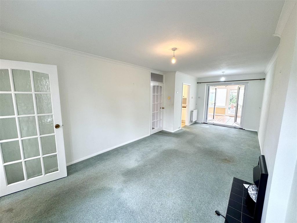 Property photo 2 of 19 Lounge/Dining Room