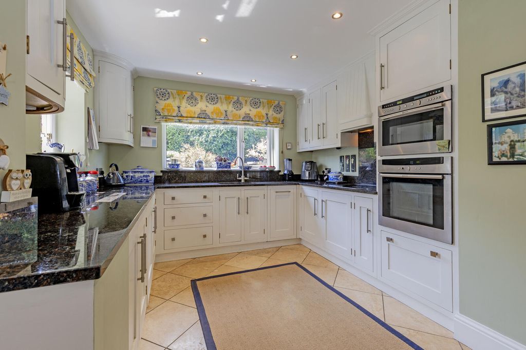 Property photo 2 of 35 Kitchen