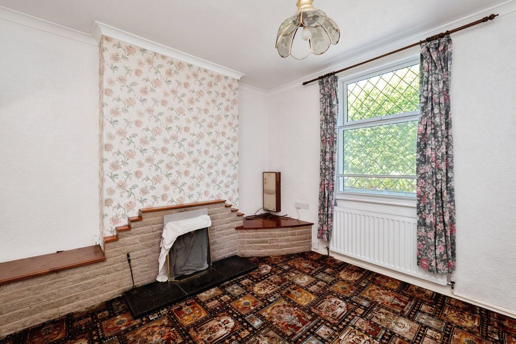 Property photo 3 of 14