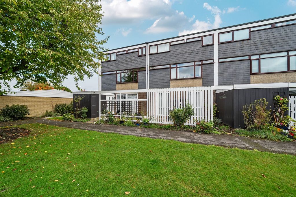 Property photo 1 of 9