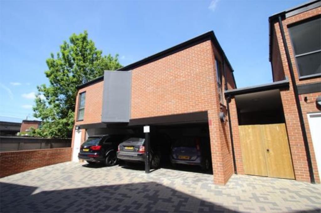 Property photo 1 of 9 Exterior