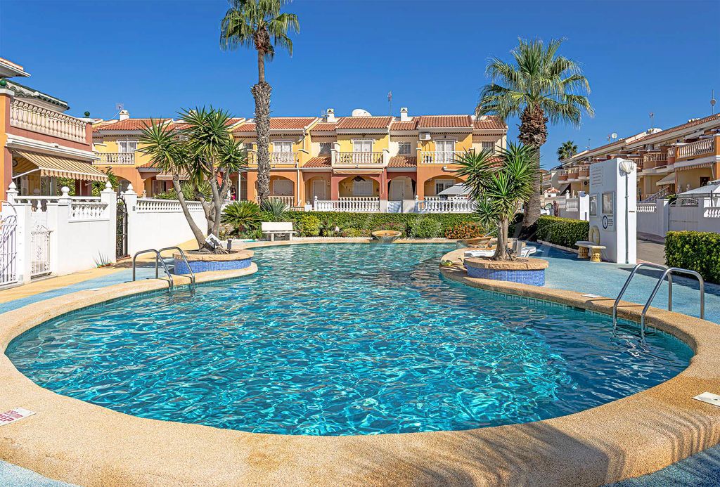 Property photo 2 of 36