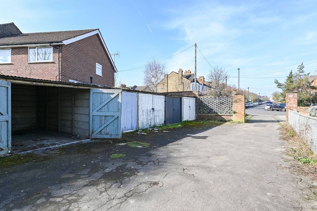 Property photo 1 of 3