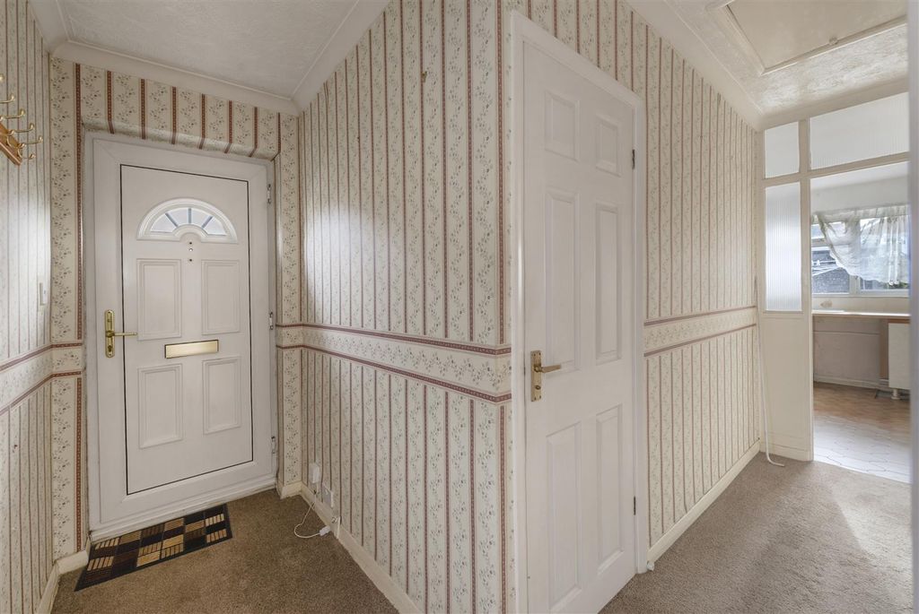 Property photo 2 of 10 02.