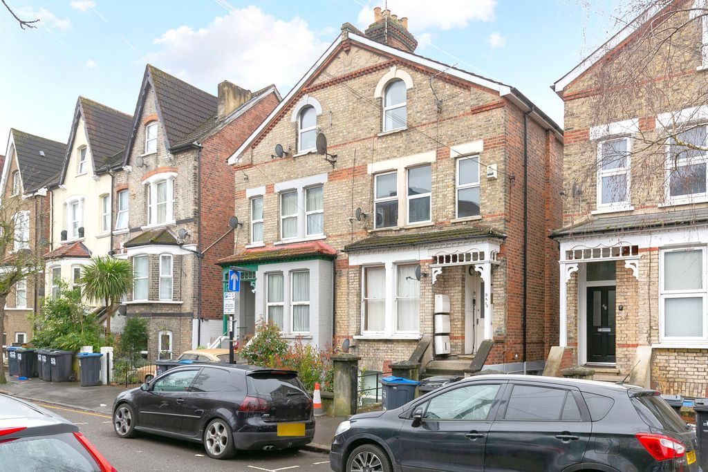 Property photo 1 of 7 External