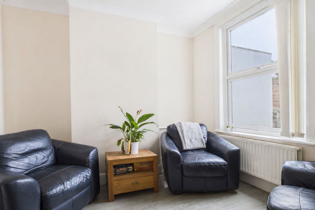 Property photo 2 of 8 Photo 23