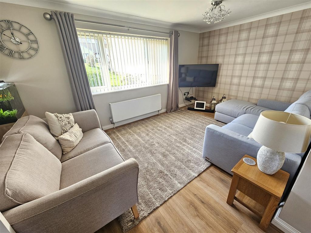 Property photo 2 of 23 Lounge.Jpg