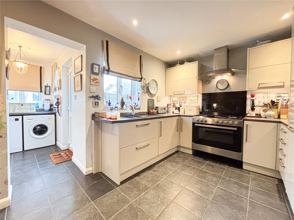 Property photo 3 of 39 Picture No. 33