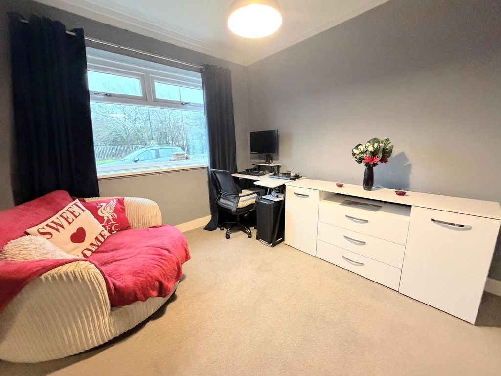 Property photo 3 of 7 Dining Area