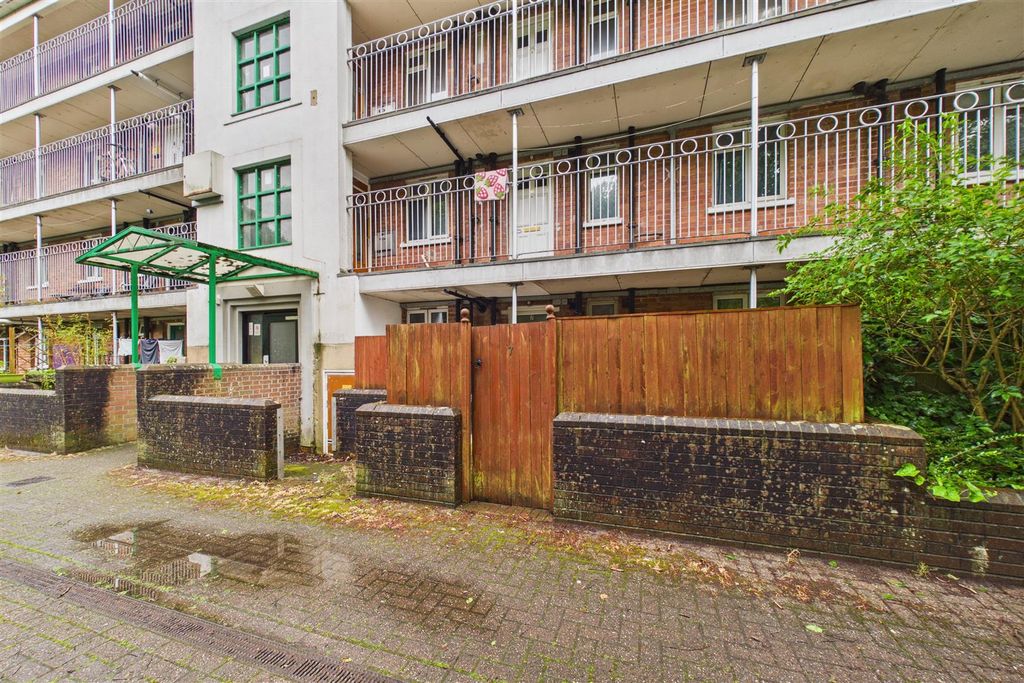 3 bed flat for saleHotwell Road, Bristol BS8 photo 5