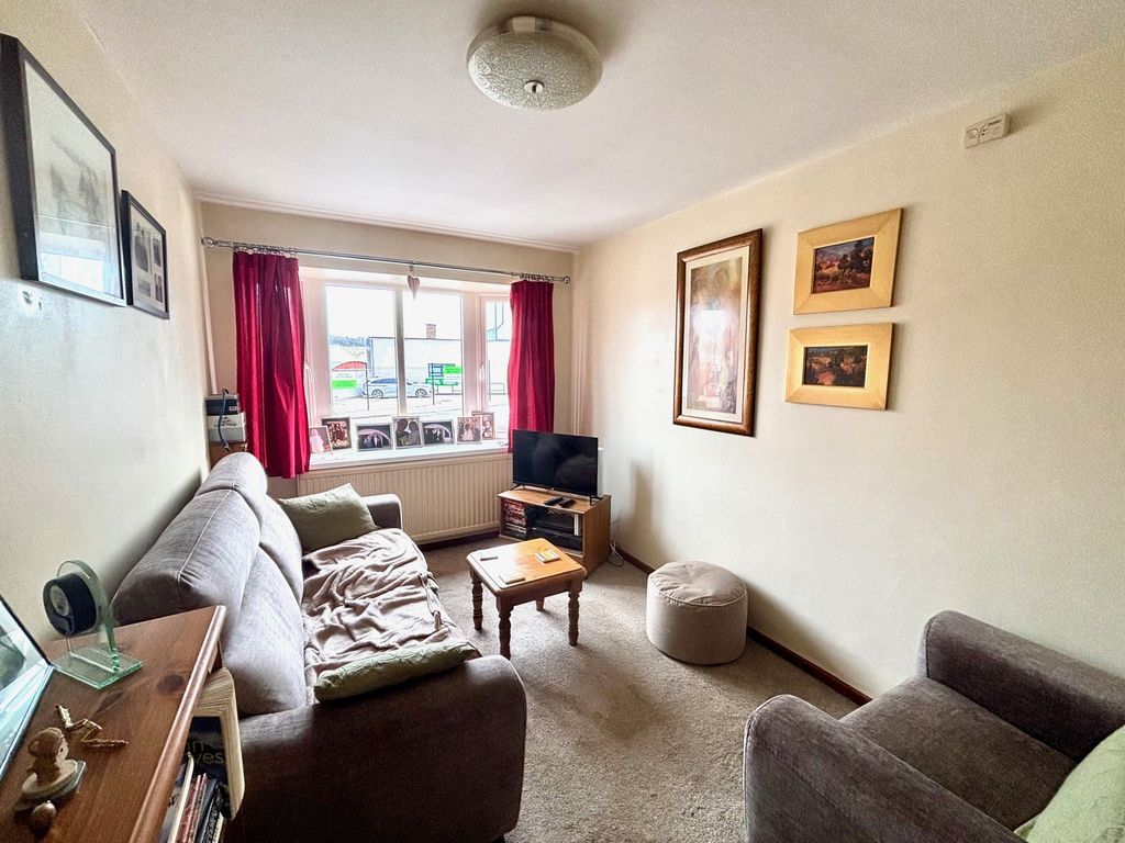 Property photo 3 of 7