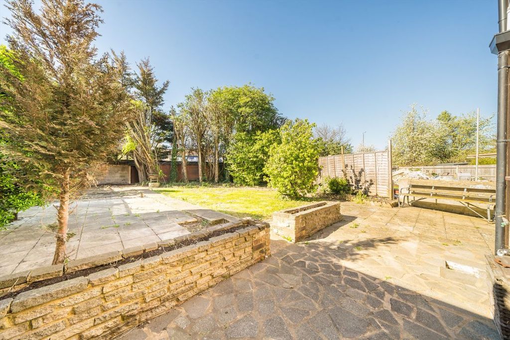 Property photo 1 of 5