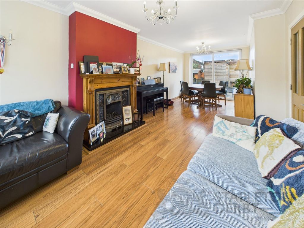 Property photo 3 of 20 Cam04709G0-Pr0262-Still010.Jpg