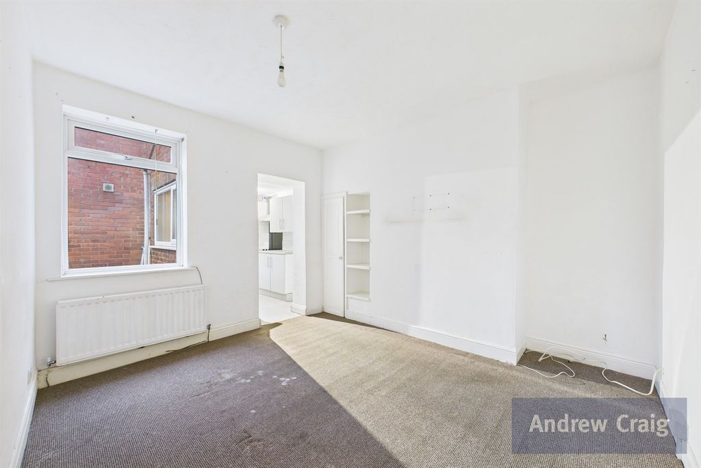 Property photo 2 of 10 Lounge