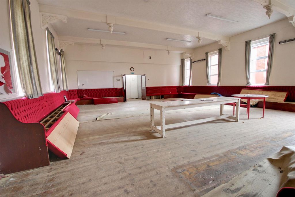 Property photo 2 of 11 Img_9440-Img_9442_Lzn.Jpg