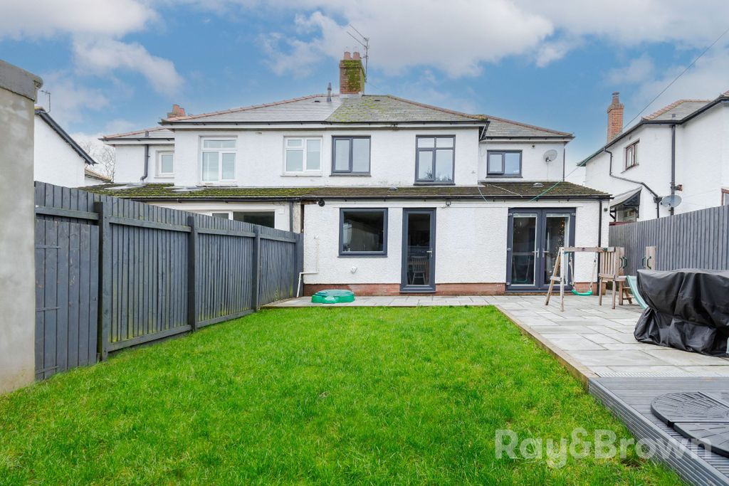 Property photo 2 of 42