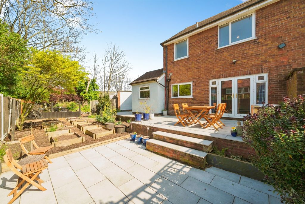Property photo 2 of 11