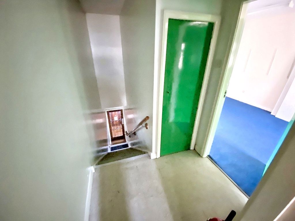Property photo 3 of 4