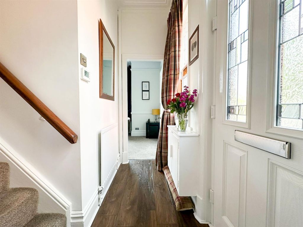 Property photo 2 of 27 Hallway