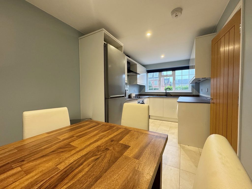 Property photo 2 of 14 7