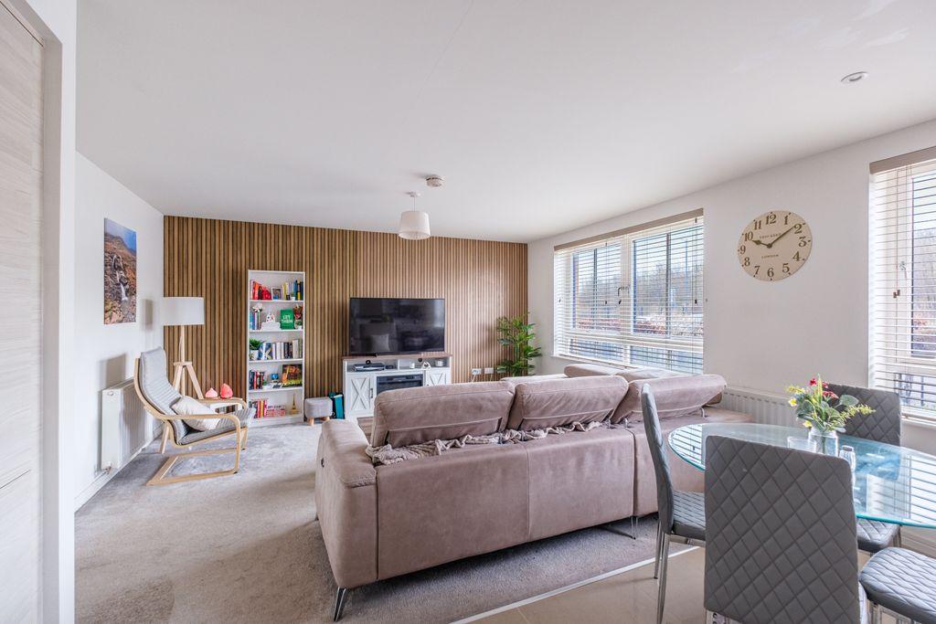 Property photo 2 of 26