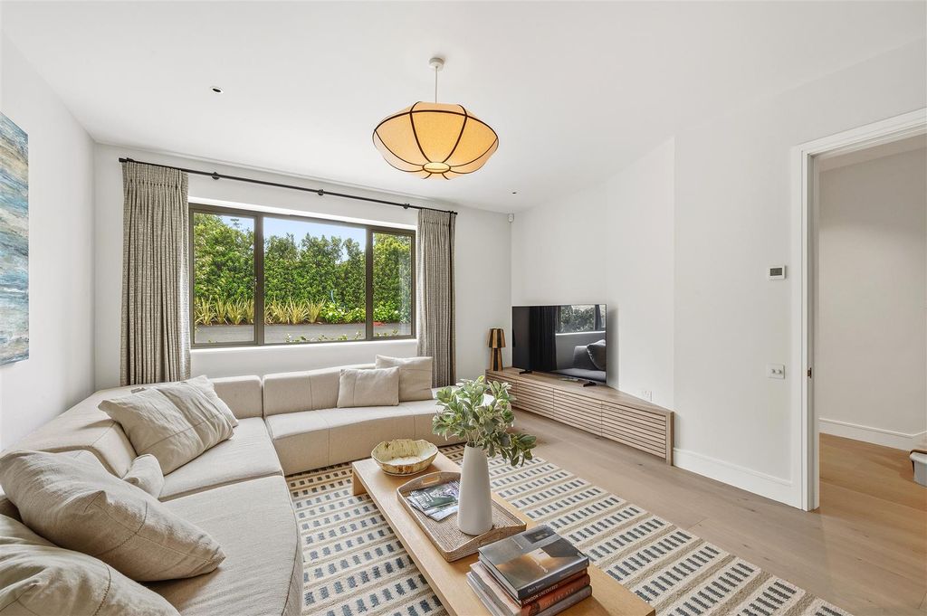 Property photo 3 of 21 Swift Place-4.Jpg