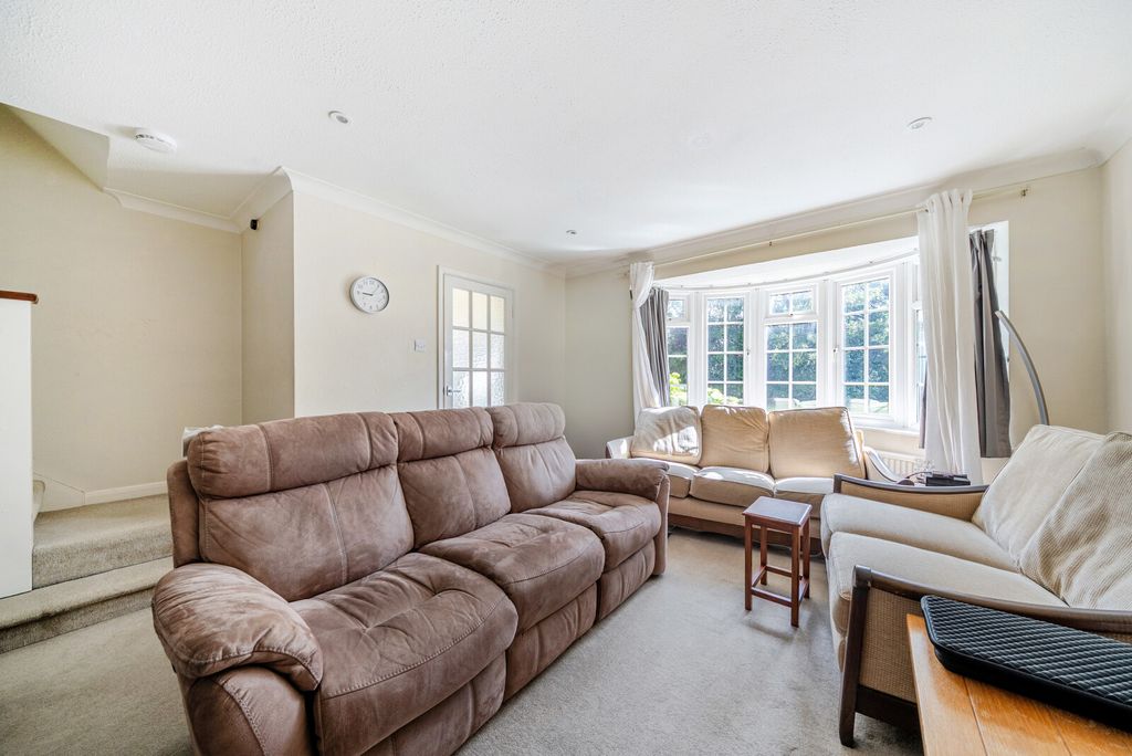 Property photo 2 of 13 1-6A3183A0439Da-1...