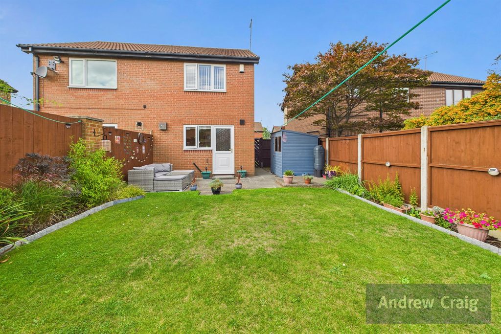 Property photo 3 of 15 Garden