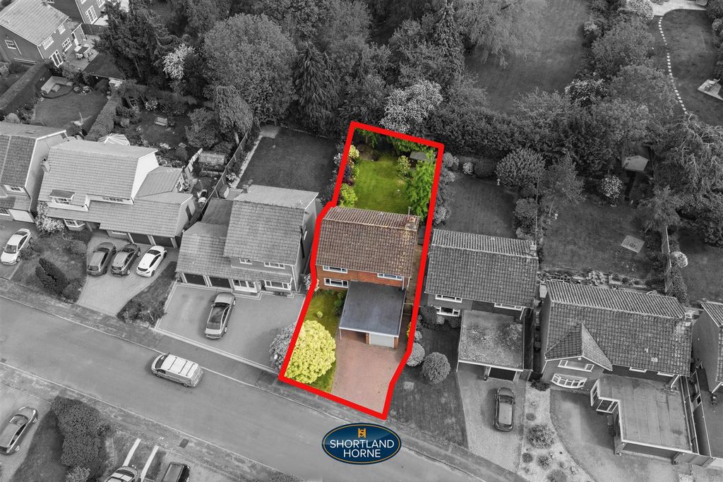 Property photo 2 of 37 32 Coopers Walk (14 Of 42).Jpg