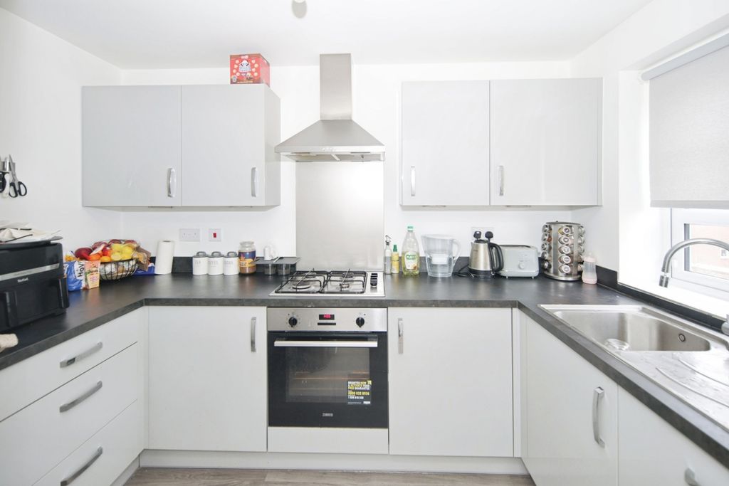 Property photo 3 of 15 Pbox-Img.Jpg