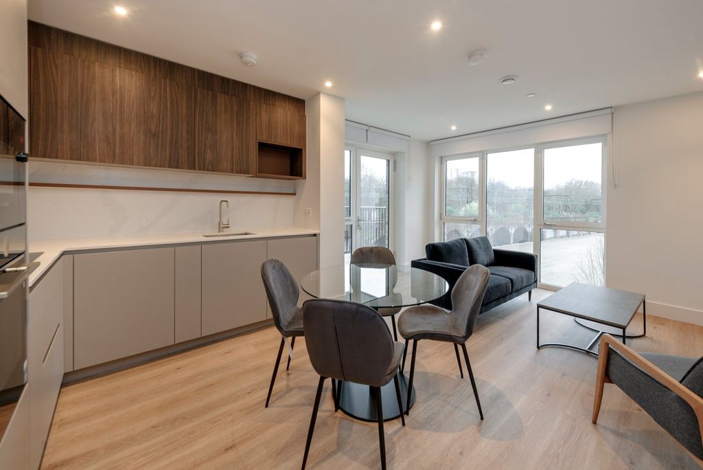 Property photo 1 of 17 Picture No. 01