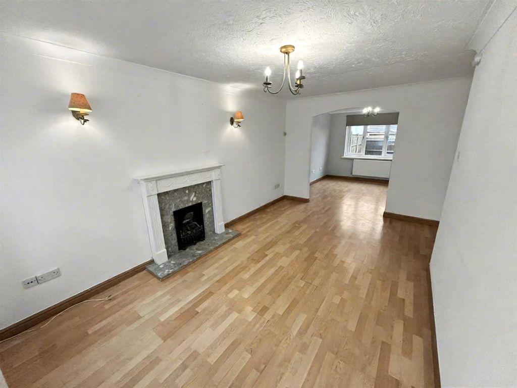 Property photo 3 of 11 Lounge1.Jpg