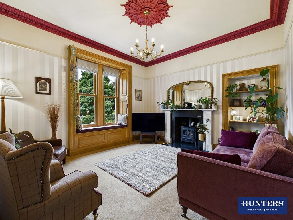 Property photo 3 of 39 Living Room