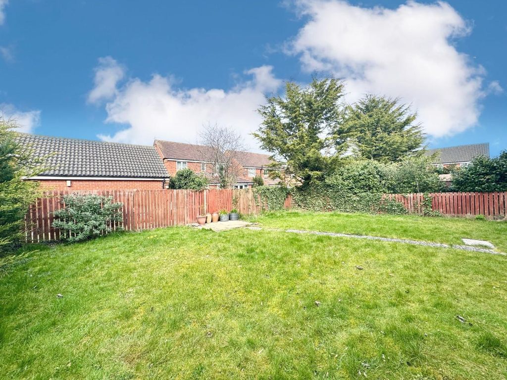 Property photo 2 of 18 Garden