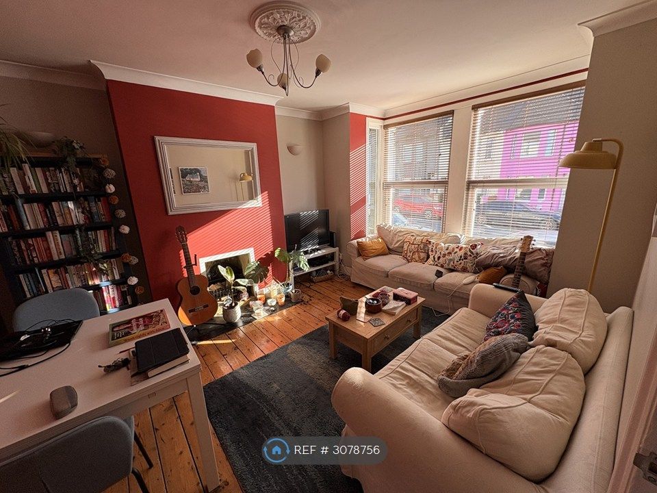 Property photo 2 of 13