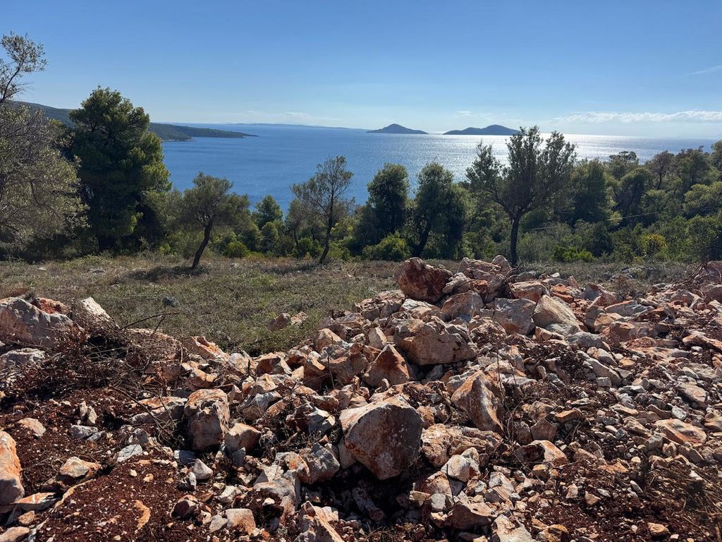 Property photo 1 of 2