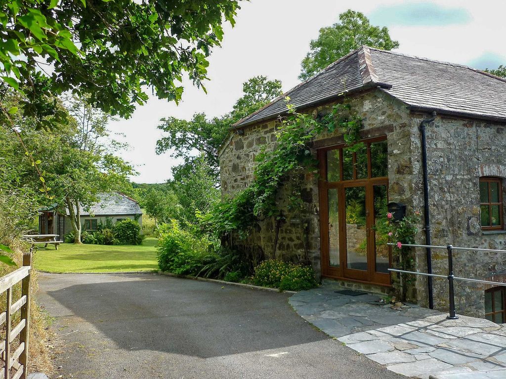 Property photo 2 of 10