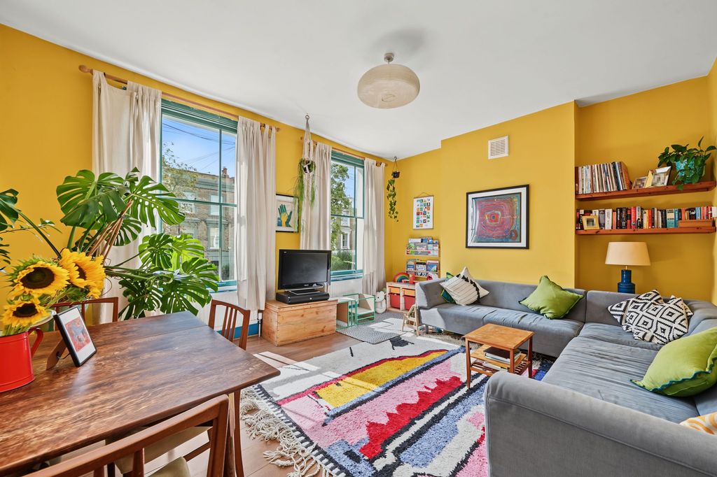 Property photo 2 of 19