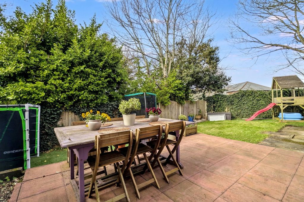 Property photo 3 of 11