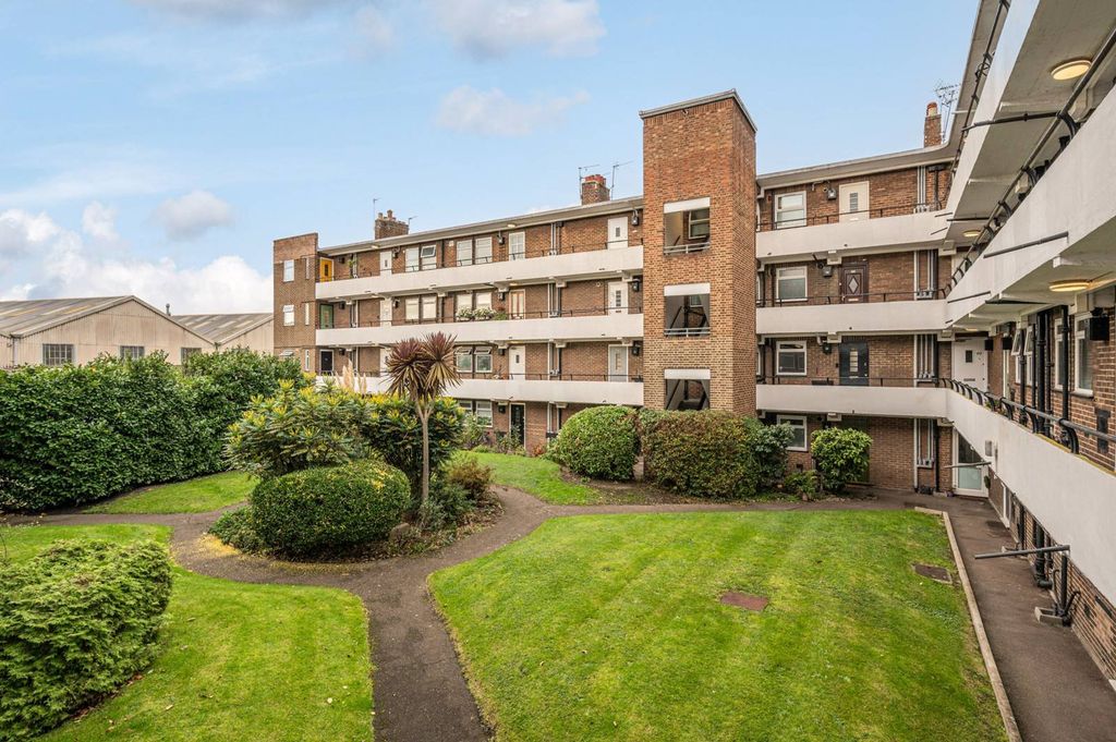 Property photo 1 of 12