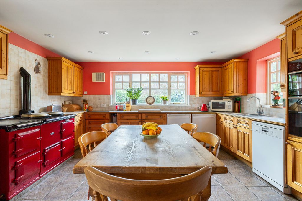 Property photo 3 of 21 Image