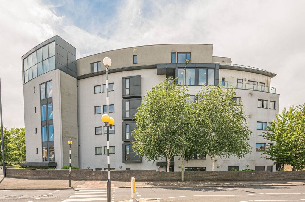 Property photo 1 of 9