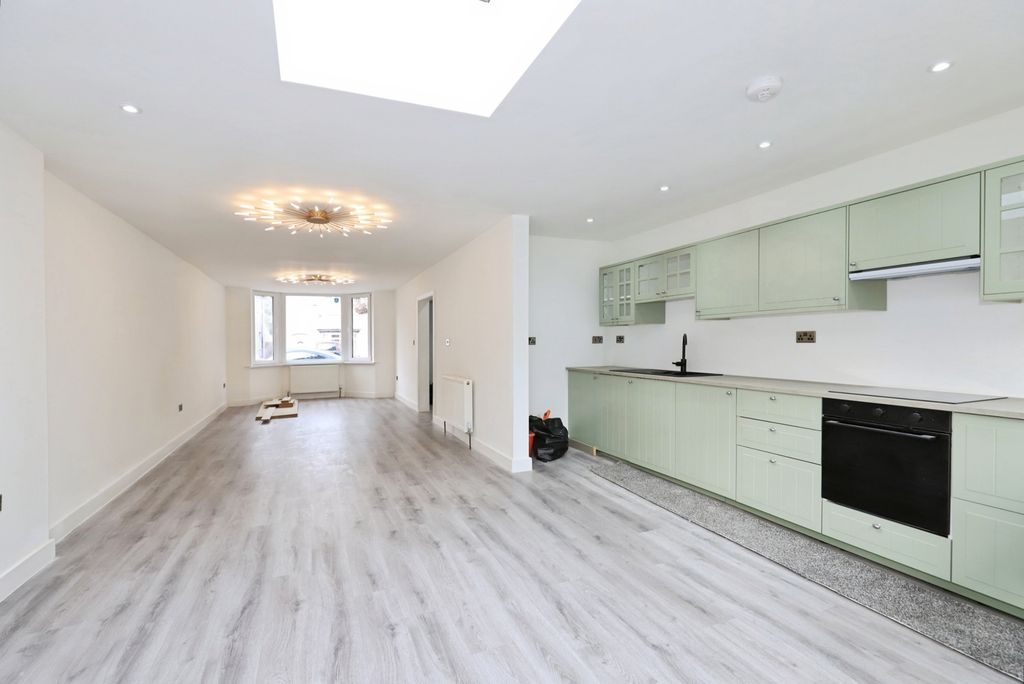 Property photo 2 of 18 Pbox-Img.Jpg