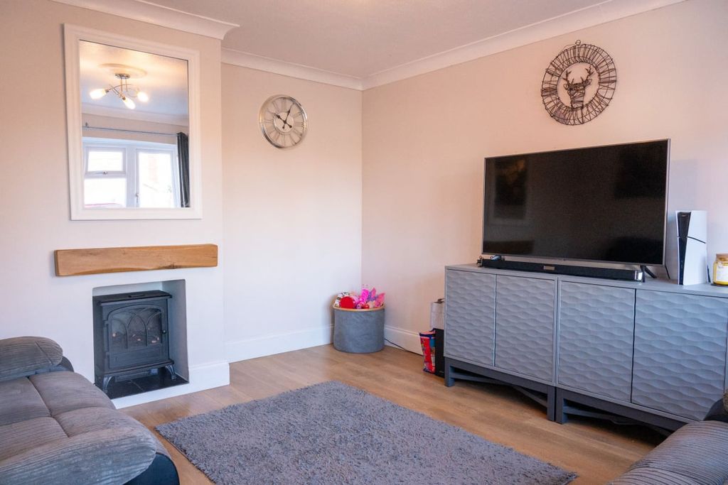 Property photo 3 of 21