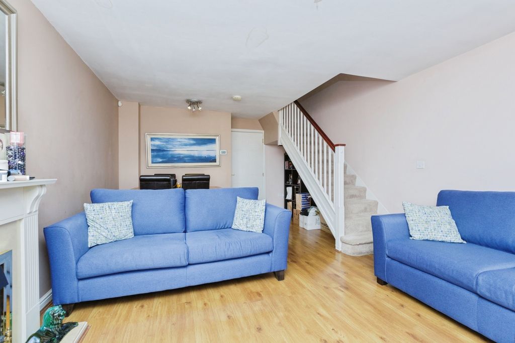 Property photo 3 of 12